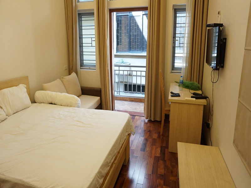 Balcony apartment for rent with 01 bedroom in Van Ho, Hai Ba Trung