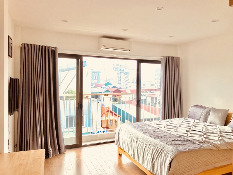Bright studio with 01 bedroom for rent in Au Co, Tay Ho