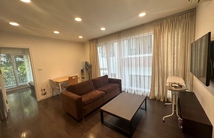 Balcony apartment for rent with 01 bedroom in To Ngoc Van, Tay Ho