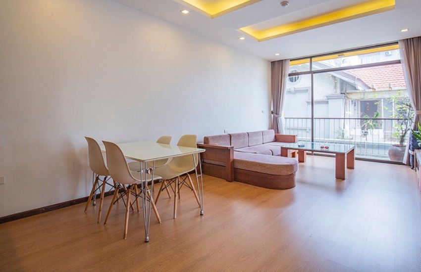 Balcony apartment for rent with 01 bedroom & 01 Working room in Xuan Dieu, Tay Ho