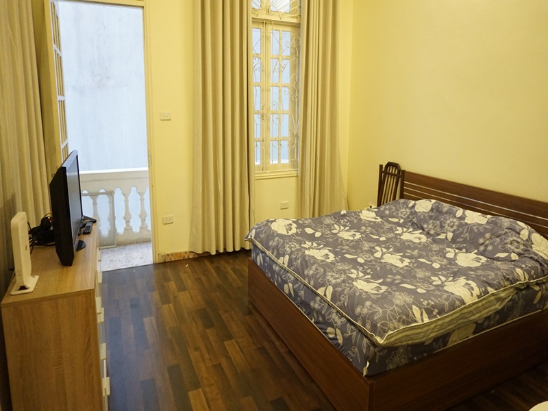 Duplex apartment for rent with 02 bedrooms in Tu Hoa, Tay Ho