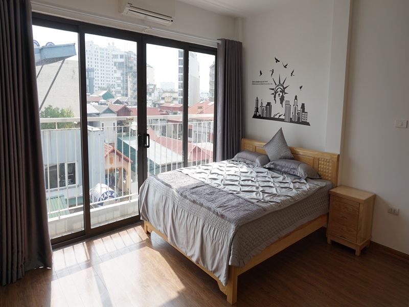 Balcony studio for rent with 01 bedroom in Au Co, Tay Ho