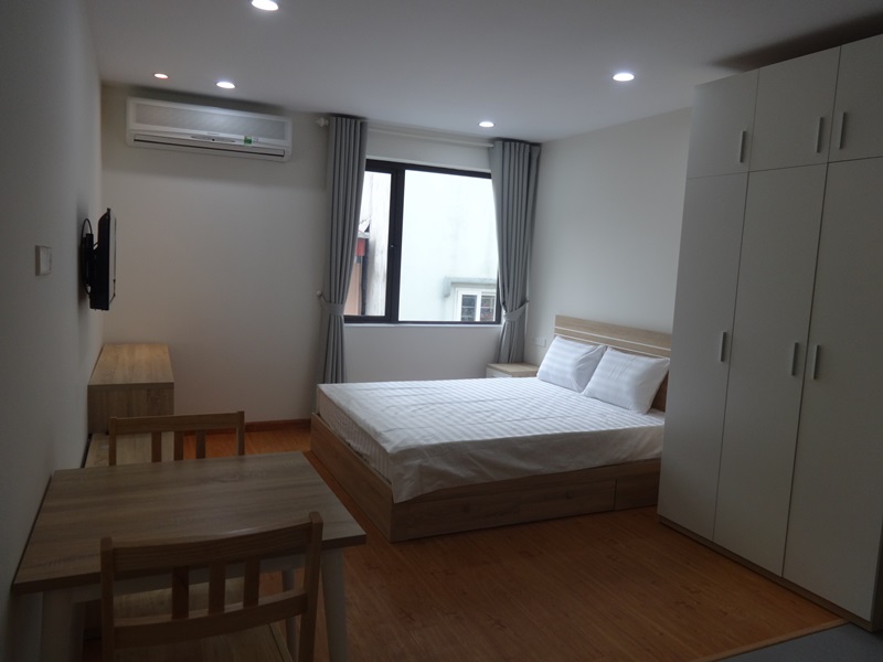 Nice studio for rent with 01 bedroom in Hoang Hoa Tham, Ba Dinh