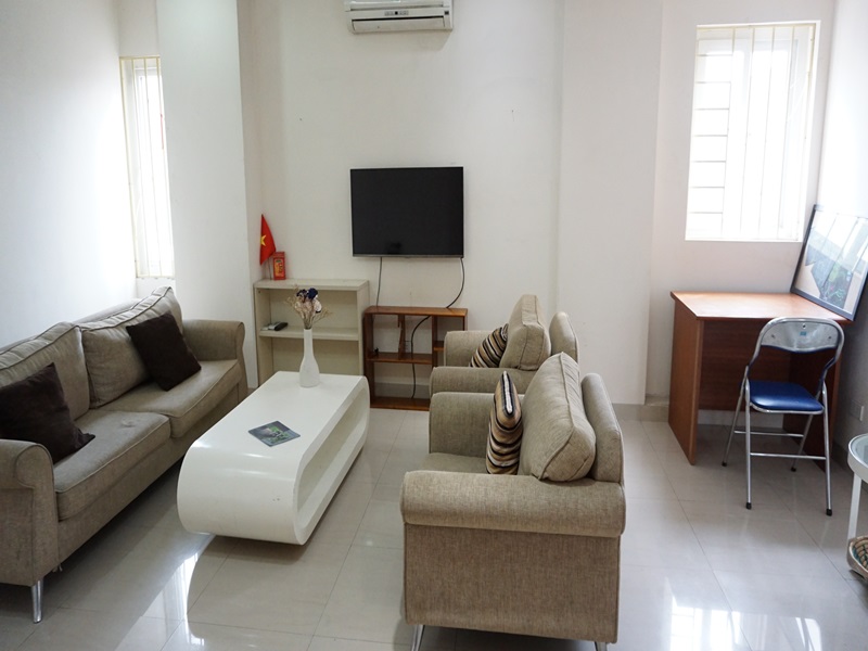 Nice 02 bedroom apartment for rent in Lac Long Quan, Tay Ho