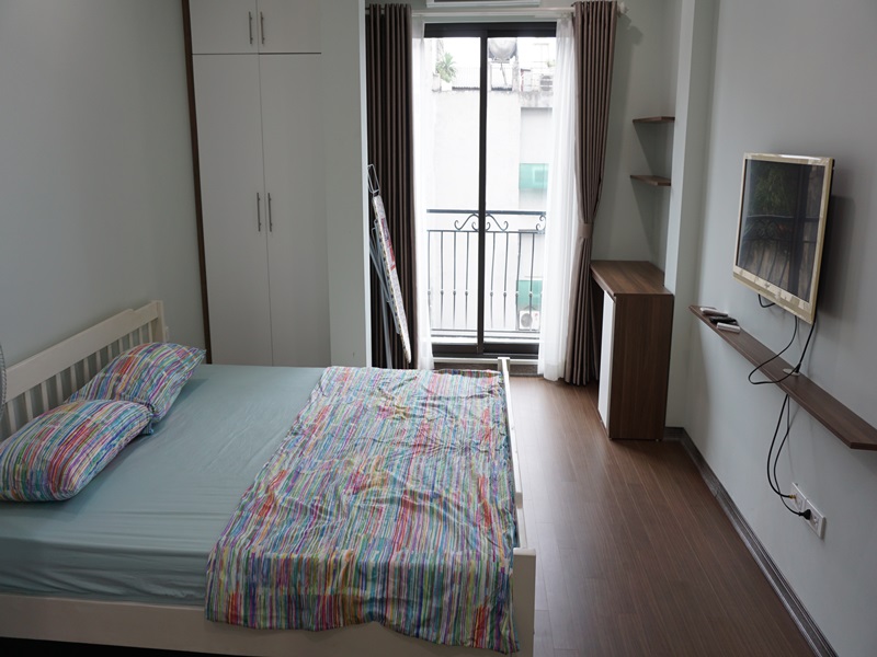 Balcony studio for rent with 01 bedroom in Thuy Khue, Tay Ho
