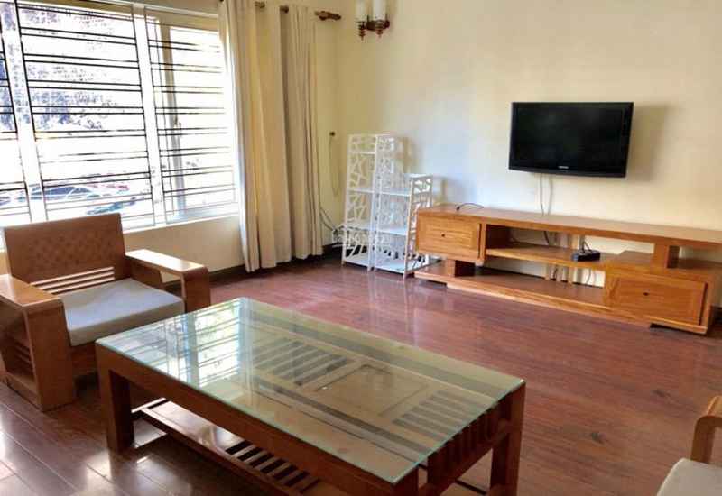 House for rent with 03 bedrooms and garage in Au Co, Tay Ho