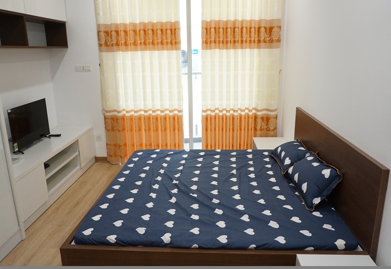 Balcony studio for rent with 01 bedroom in Tran Duy Hung, Cau Giay