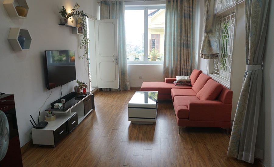 Balcony apartment for rent with 03 bedrooms in Au Co, Tay Ho