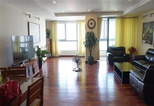 Apartment for rent with 03 bedrooms at 671 Hoang Hoa Tham, Ba Dinh