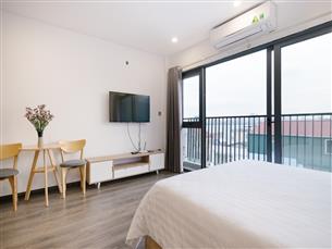 Nice balcony studio for rent with 01 bedroom in Xuan Dieu, Tay Ho