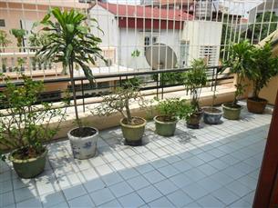 House for rent with 04 or 05 bedrooms in Doi Can, Ba Dinh