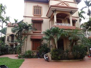 Big garden villa for rent with 04 bedrooms and 01 workingroom in Tay Ho