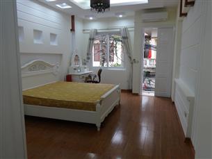 New nice house with 04 bedrooms and 02 working rooms for rent in Doi Can, Ba Dinh