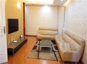 Cheap 03 bedroom apartment for rent in Van Cao, Ba Dinh