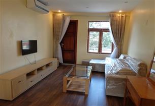 Balcony 01 bedroom apartment for rent in Nguyen Binh Khiem, Hai Ba Trung