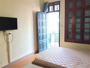 Balcony studio for rent in Truc Bach area, Ba Dinh